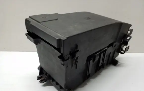 Opel Insignia A Battery box tray 13255614 13330946