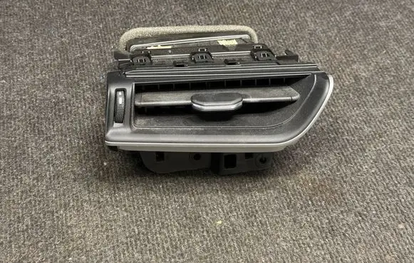 Jeep Grand Cherokee WL Cabin air duct channel 6PK86TRMAA 9963015