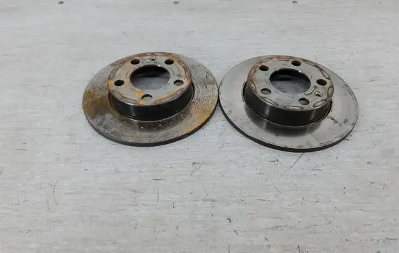 Volkswagen Golf IV Rear brake disc