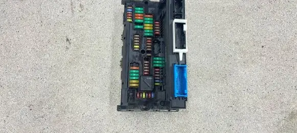 BMW M6 Fuse module 9252815 61149252815