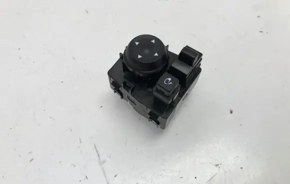 Hyundai i20 (BC3 BI3) Wing mirror switch 93530BV010