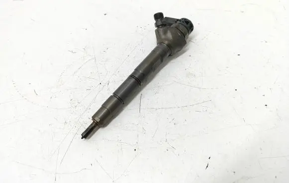Volkswagen Golf VII Fuel injector 04L130277G 0445110477B012