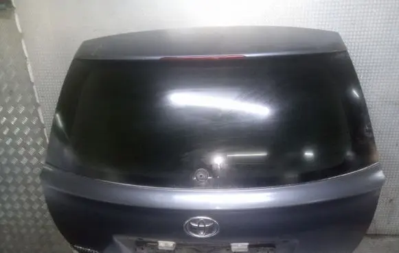 Toyota Avensis T250 Tailgate/trunk/boot lid 