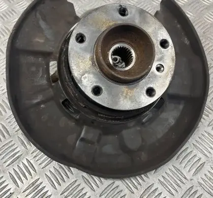 BMW 1 E81 E87 Rear wheel hub spindle/knuckle 