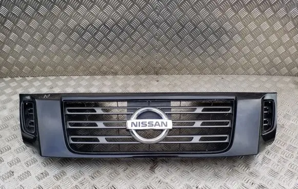 Nissan Navara D23 Front bumper upper radiator grill 623105JT0A
