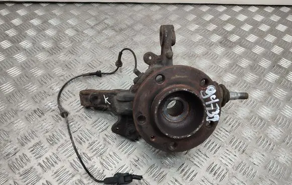 Renault Master III Front wheel hub