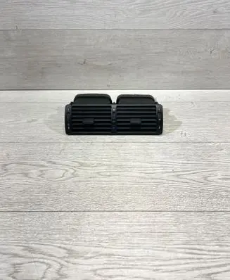 BMW 5 E39 Dash center air vent grill 8364007