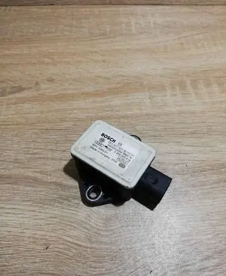 Audi A3 S3 8P ESP acceleration yaw rate sensor 8E0907637B 0265005618