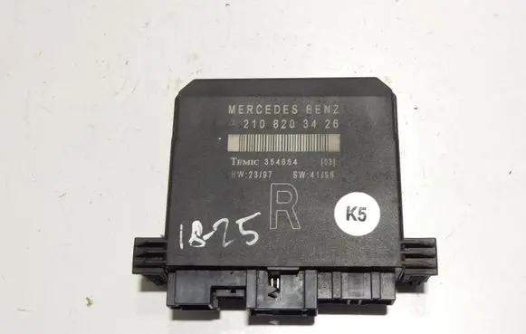 Mercedes-Benz C W202 Door control unit/module 2108207626 MERCEDESBENZ 1825