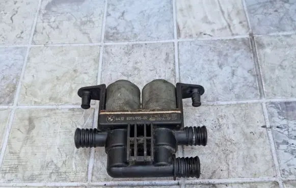 BMW 5 E39 Coolant heater control valve 6412837499502 1147412137