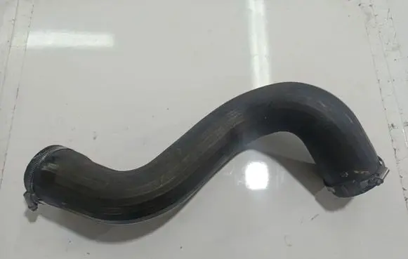 Opel Omega B2 Intercooler hose/pipe N110C15095