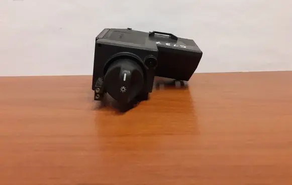 Mercedes-Benz E W210 Light switch 2105451504 6137
