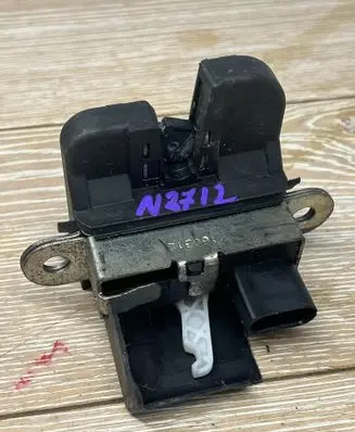 Volkswagen Polo V 6R Tailgate/trunk/boot lock/catch/latch 6R0827505