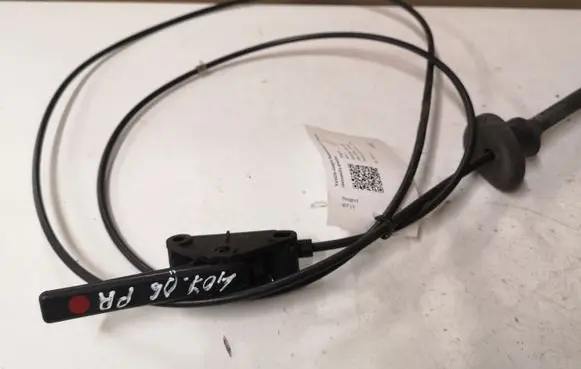 Peugeot 407 Engine bonnet (hood) release handle