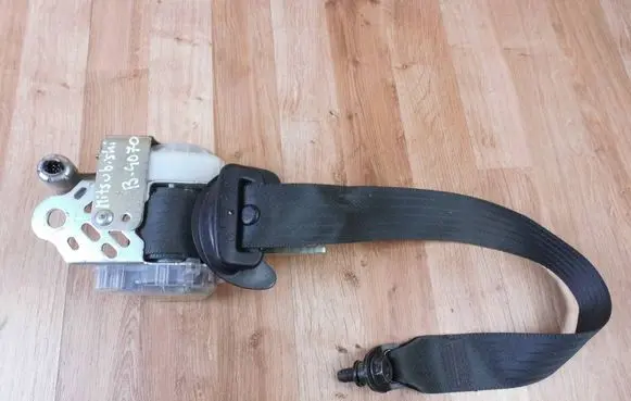 Mitsubishi Lancer Evolution Front seatbelt 7000A405XA 7Q8980P 7000A405