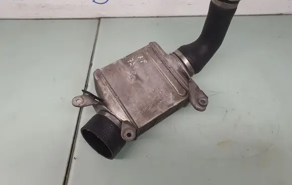 BMW 7 F01 F02 F03 F04 Intercooler radiator 7575403 17517575403