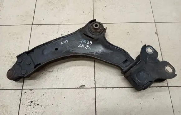 Volvo XC60 Front lower control arm/wishbone 8C9N3A052A