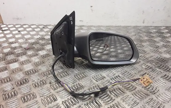 Volkswagen Polo IV 9N3 Front door electric wing mirror E11026225