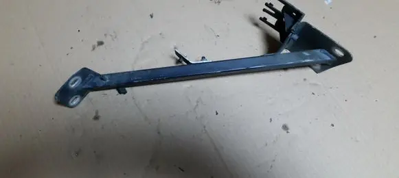 Audi A8 S8 D3 4E Fender mounting bracket 4E0805463