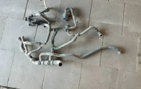 Renault Master III Engine coolant pipe/hose 1800446415