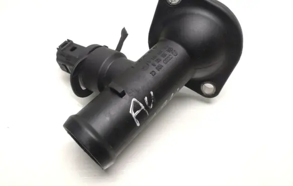 Volkswagen Touran I Engine coolant pipe/hose 03L121121A 03G121121D