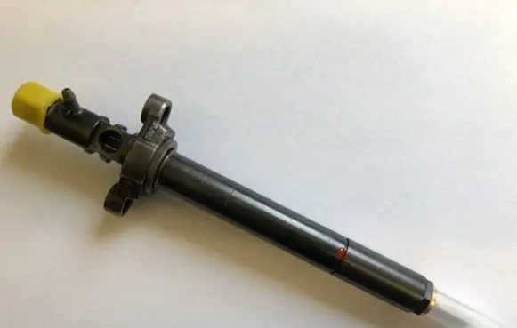 Citroen C4 I Fuel injector EJBR03801D HRD344