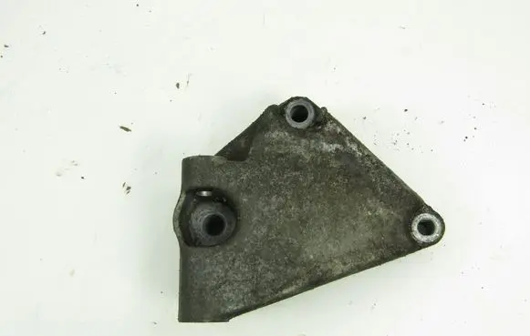 Skoda Fabia Mk1 (6Y) Engine mounting bracket 
