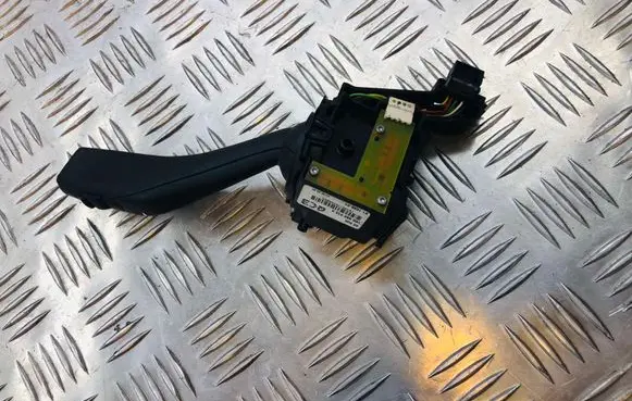 Volkswagen Touran I Indicator stalk 1K0953513A