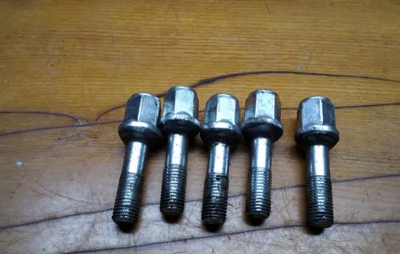 Mercedes-Benz CLK A208 C208 Nuts/bolts 