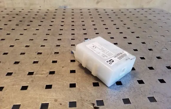 Subaru Outback Door central lock control unit/module 88035FG010