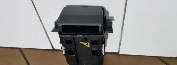Isuzu D-Max Cup holder 