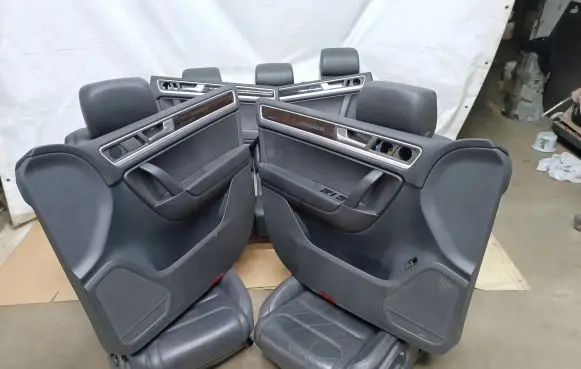 Volkswagen Touareg II Seat and door cards trim set 