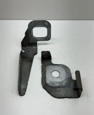 Volvo V60 Radiator support slam panel bracket 31378000 31349722