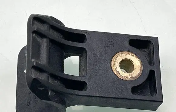 Opel Meriva B Radiator mount bracket 13262692 PA66GF30 329519614