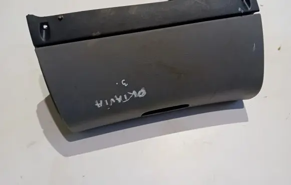 Skoda Octavia Mk1 (1U) Glove box 1U1857103 1U1857097B