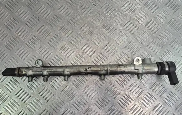 Mercedes-Benz C W203 Fuel main line pipe A6460700295