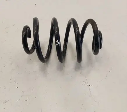Nissan Leaf II (ZE1) Rear coil spring