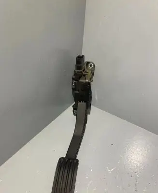 Volvo XC60 Accelerator throttle pedal 31329061 C95YE01 6PV01083417