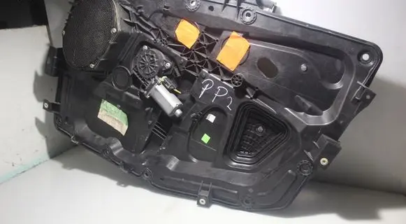 Ford Fiesta Front window lifting mechanism without motor