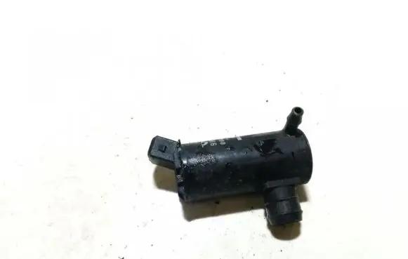 Volvo C70 Windscreen/windshield washer pump 9169611 060210-3950