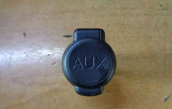 Peugeot 508 AUX in-socket connector 96647952XT
