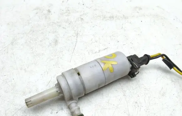 Volvo XC90 Headlight washer pump