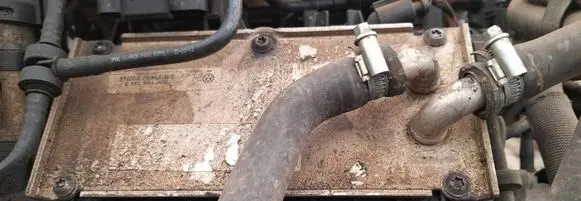 Engine oil radiator