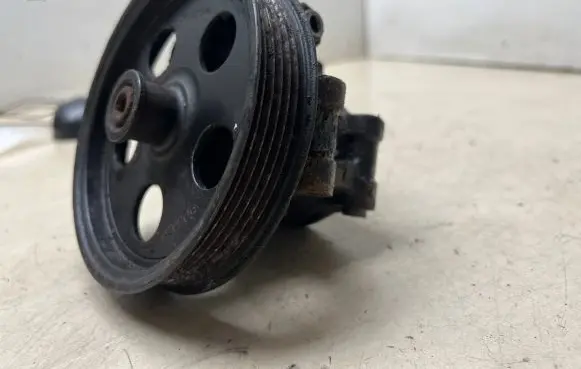Ford Mondeo Mk III Power steering pump 1S7Q3A733AA