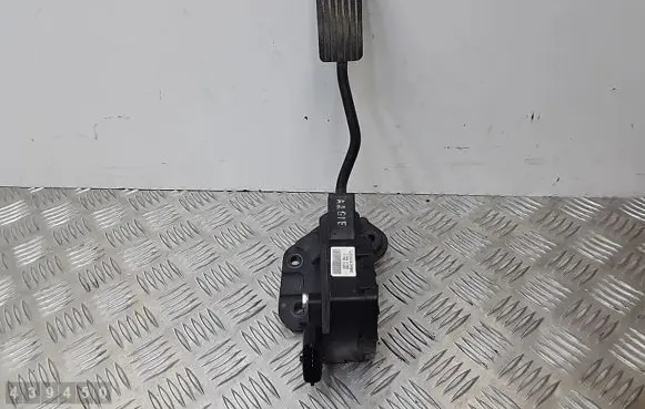 KIA Soul Accelerator throttle pedal 327272K950