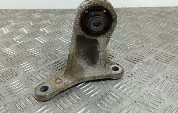Mitsubishi Outlander Rear differential/diff mount bracket 3517A096