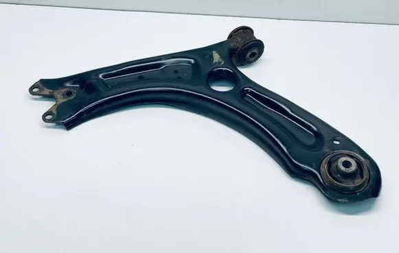 Volkswagen Jetta VI Front lower control arm/wishbone 5C0407151B