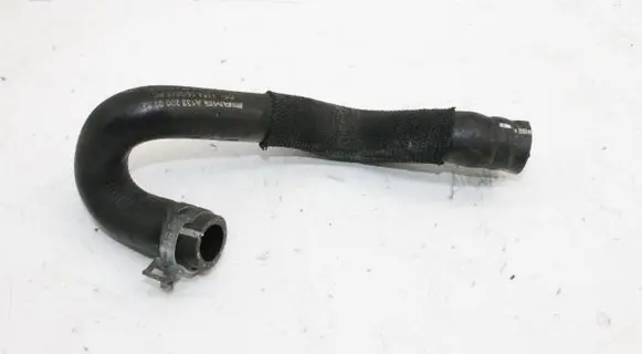 Mercedes-Benz GLA W156 Engine coolant pipe/hose A1332000382