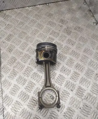 Volkswagen PASSAT B6 Piston with connecting rod 038jDE