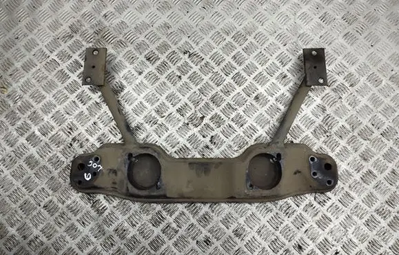 Maserati Quattroporte Rear differential/diff mount bracket 